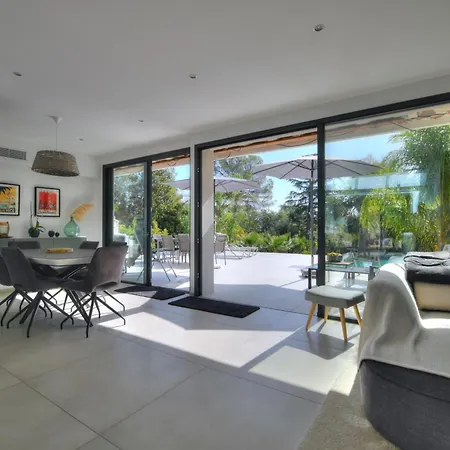 빌라 Californienne Grand Standing Avec Piscine Miroir Calme Et Residentiel Borne Ev Saint-Raphaël